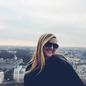 Meet your Posher, Olivia